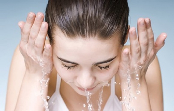 Как правильно мыть лицо с мылом?