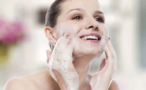 Вы бы лучше использовали очищающее мыло, чтобы вымыть лицо